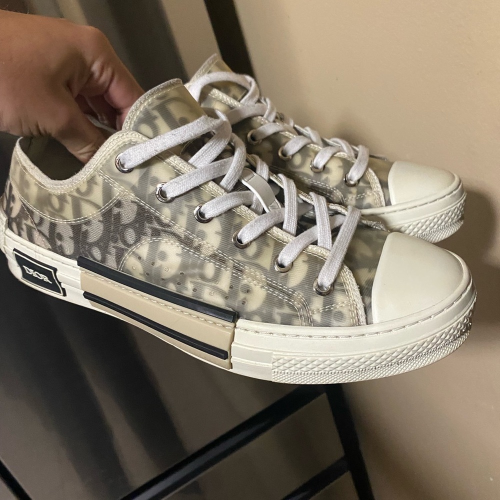 Dior b23